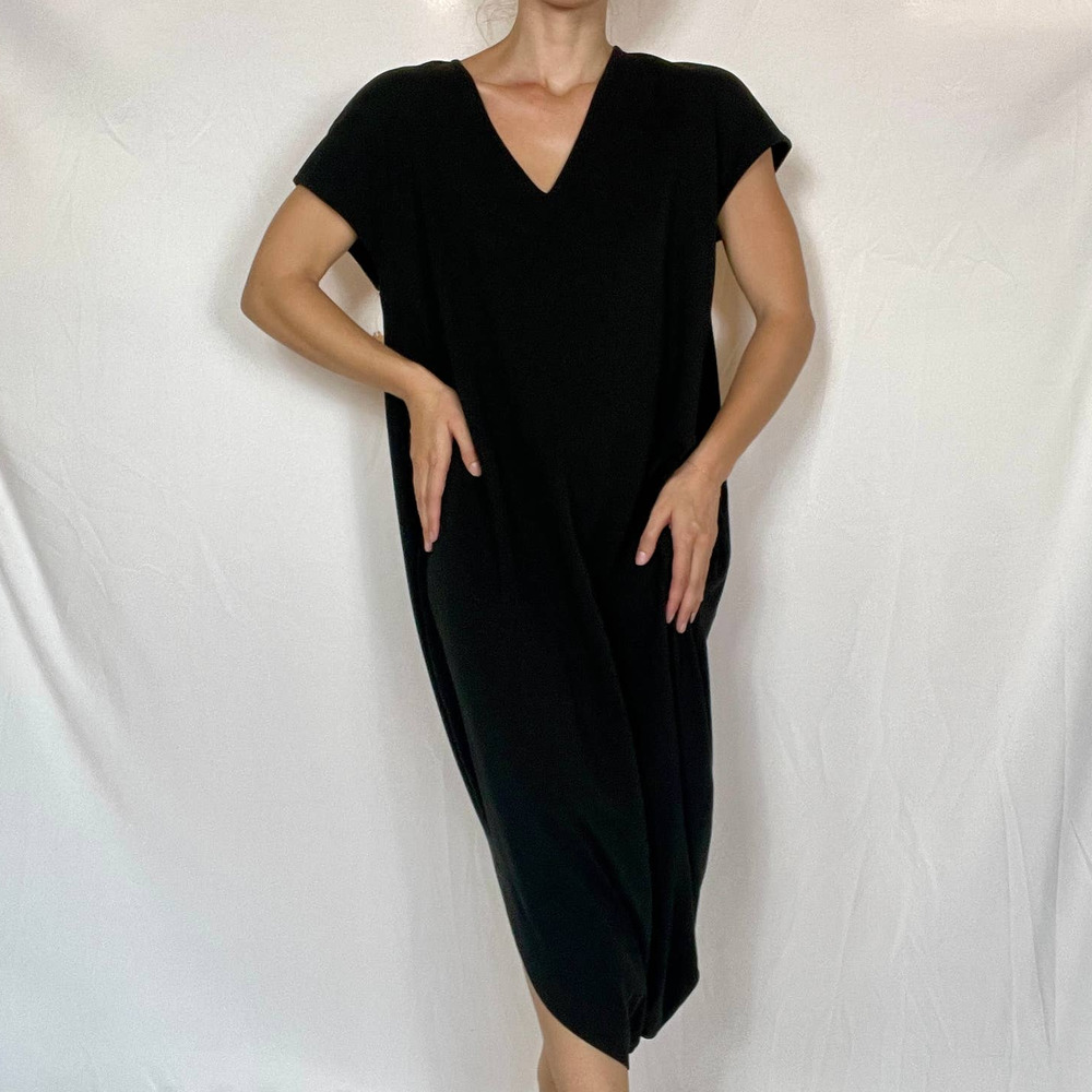 Universal Standard - Iconic Geneva V-Neck Dress in Black